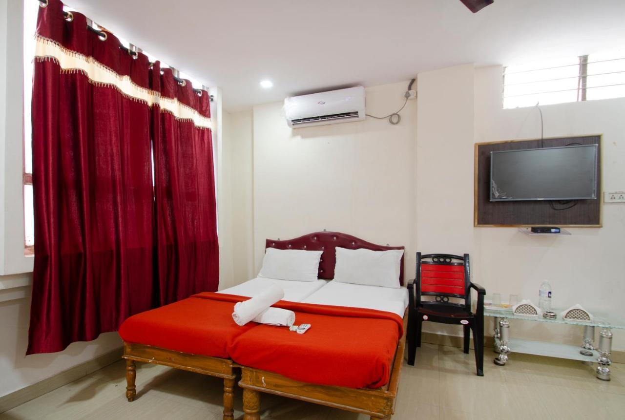 Hotel Sri Sai Balaji Hajdarabad Zewnętrze zdjęcie